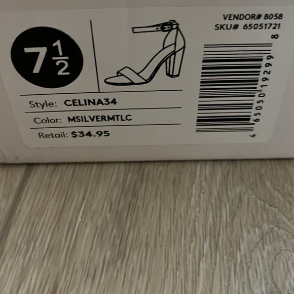 DB Studio Celina34 Metallic Silver heels 4”. - Picture 5 of 6